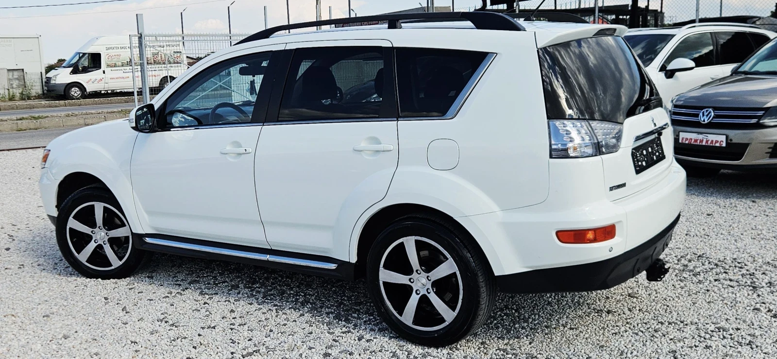 Mitsubishi Outlander 2.2DID* NAVI* XENON* KAMERA* ПОЛУКОЖА, снимка 7 - Автомобили и джипове - 55270442