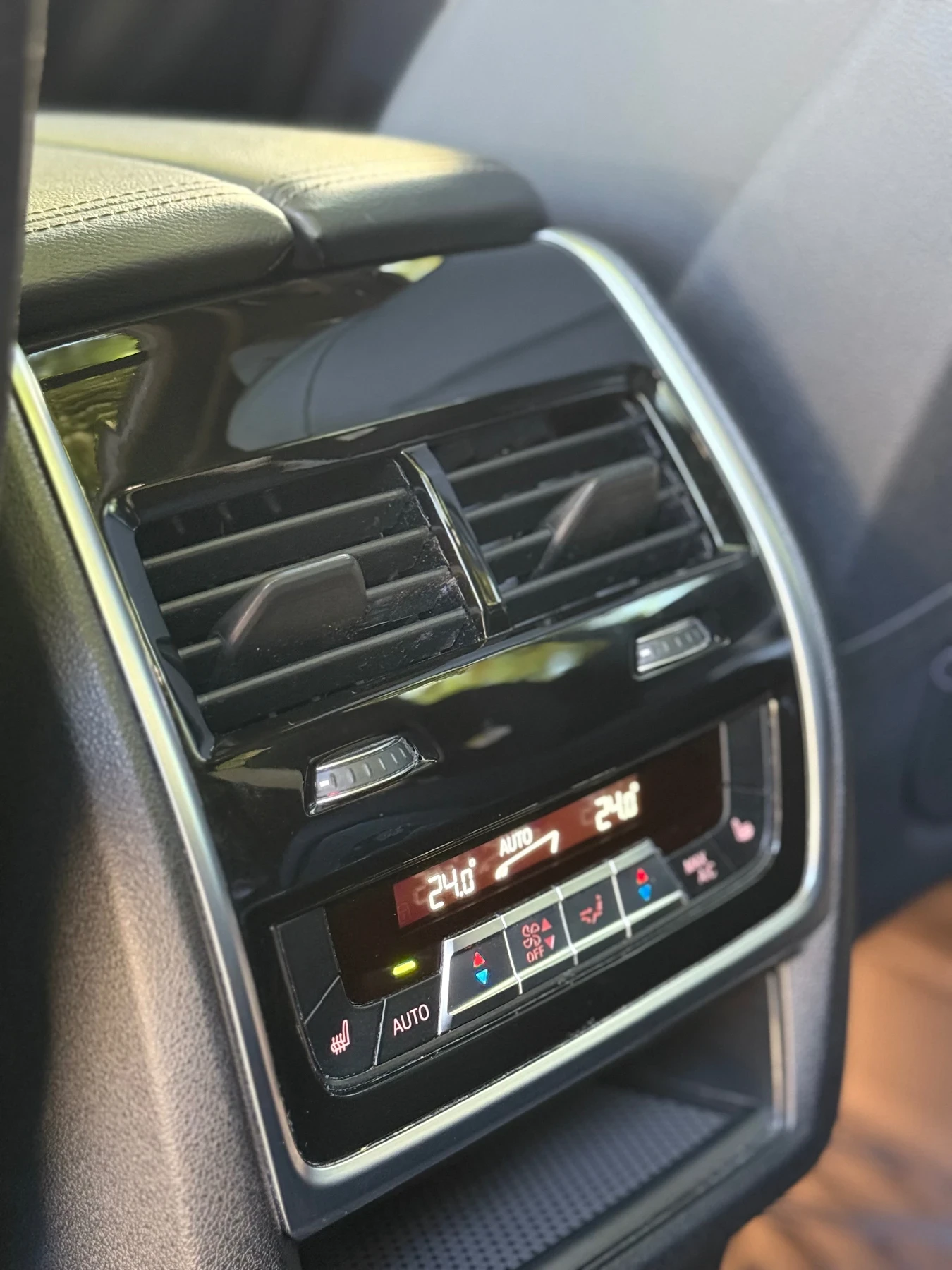 BMW X5 40i Xdrive , СЕРВИЗНА ИСТОРИЯ , ВАКУМ, КАСКО 09.27, снимка 12 - Автомобили и джипове - 56089765