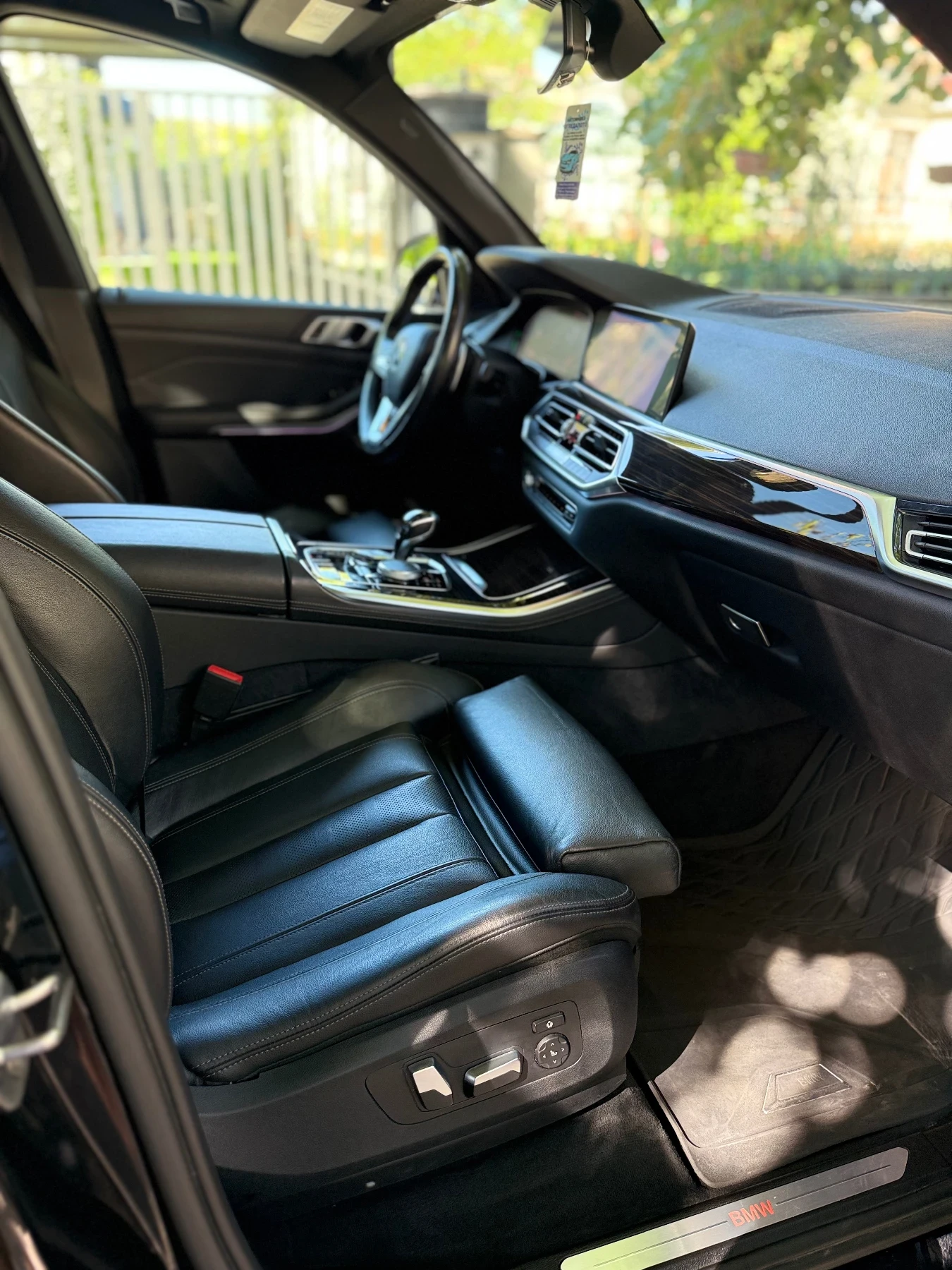 BMW X5 40i Xdrive , СЕРВИЗНА ИСТОРИЯ , ВАКУМ, КАСКО 09.27, снимка 13 - Автомобили и джипове - 56089765