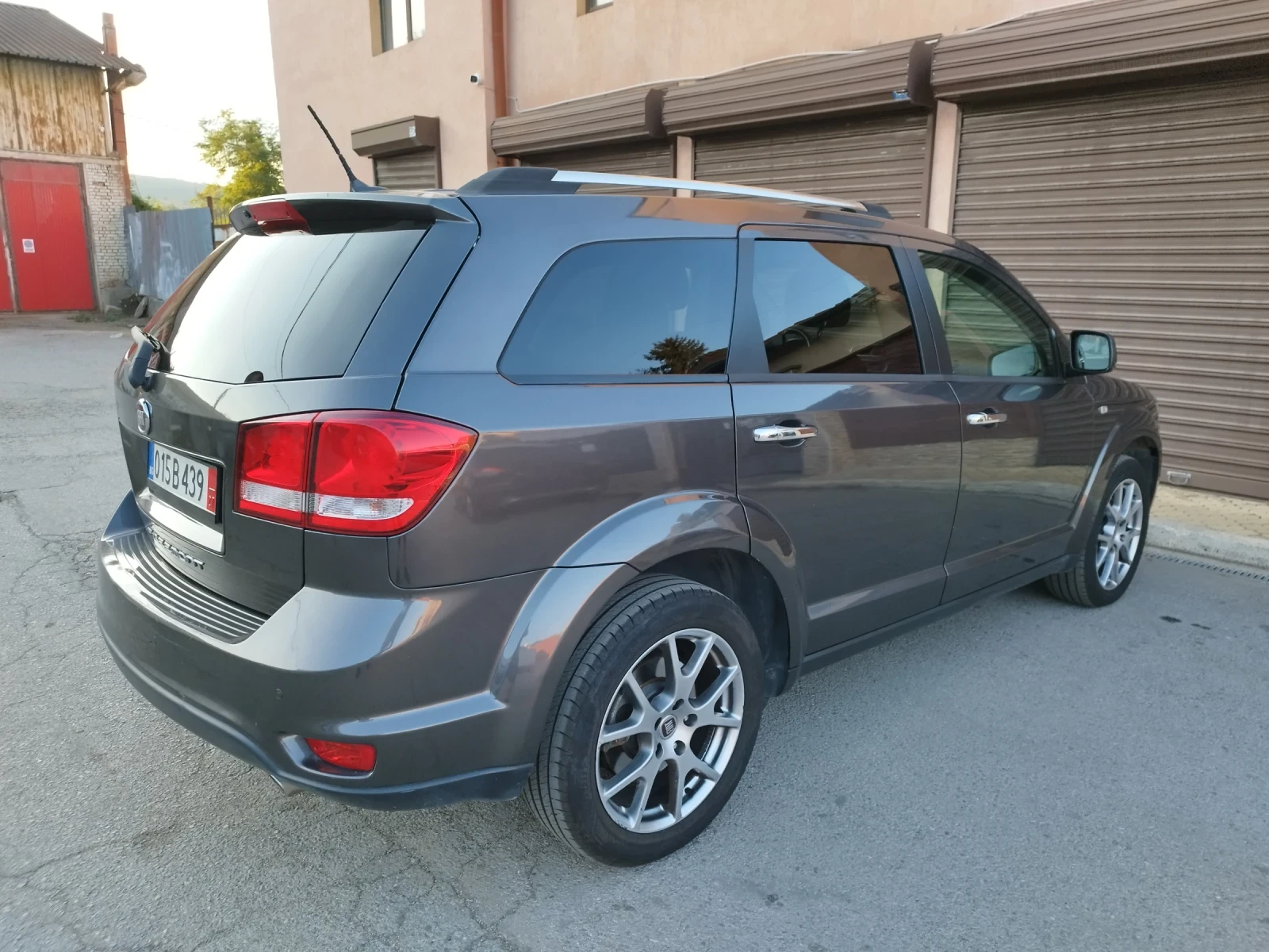 Fiat Freemont 2.0 Multijet 2, 4X4, FULL, NAVI, KEYLESS, KAMERA, снимка 4 - Автомобили и джипове - 55632310