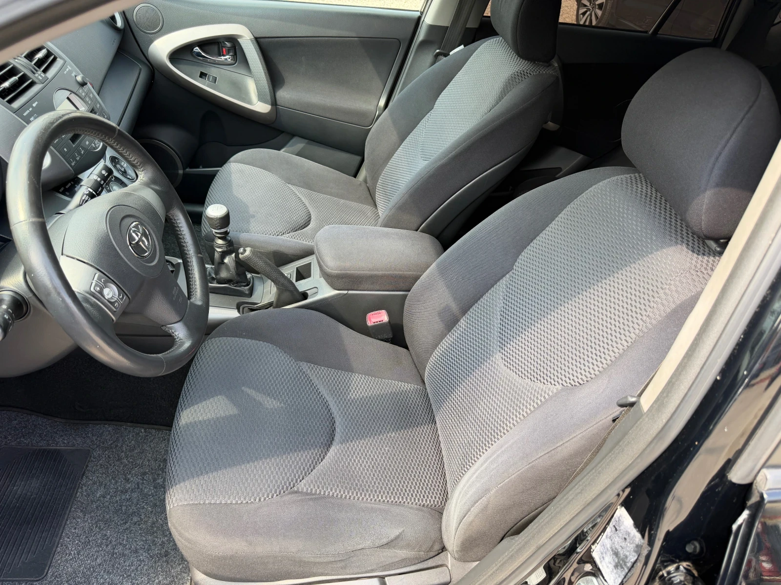 Toyota Rav4 2.2D4d 136к.с 6ск.  238000км., снимка 8 - Автомобили и джипове - 56162429