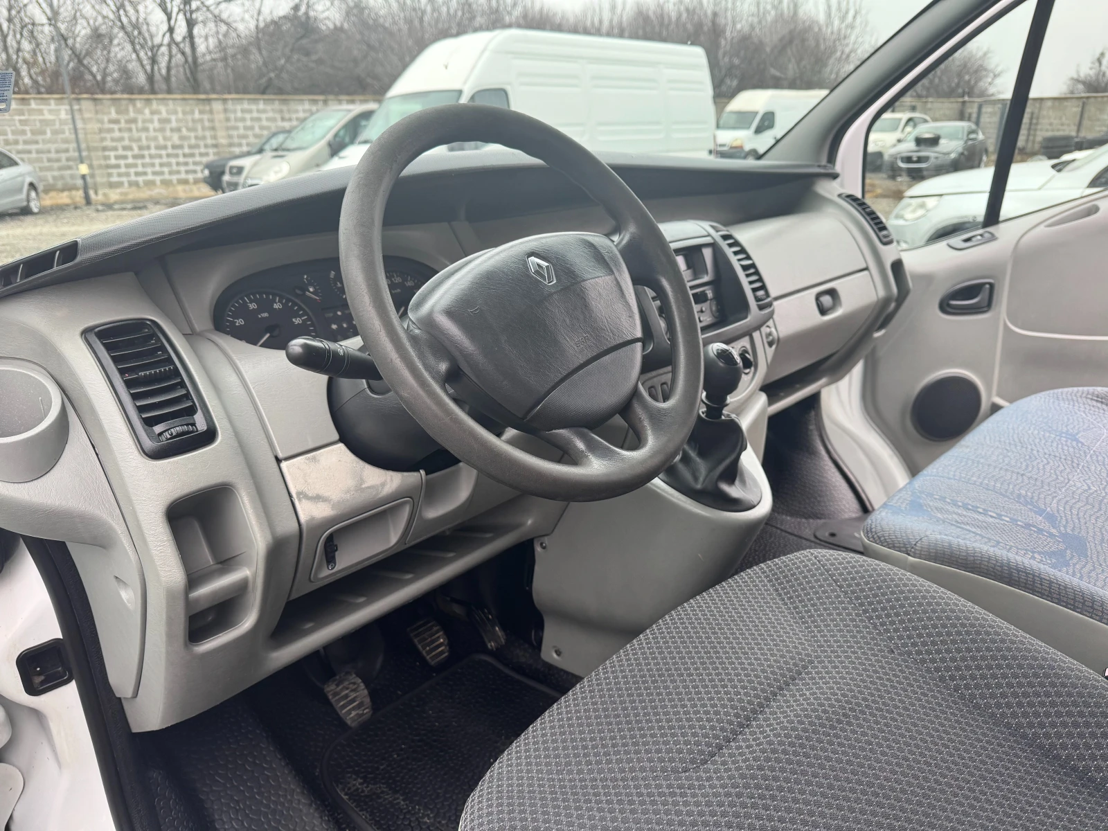 Renault Trafic 1.9 dci, снимка 8 - Бусове и автобуси - 53808226