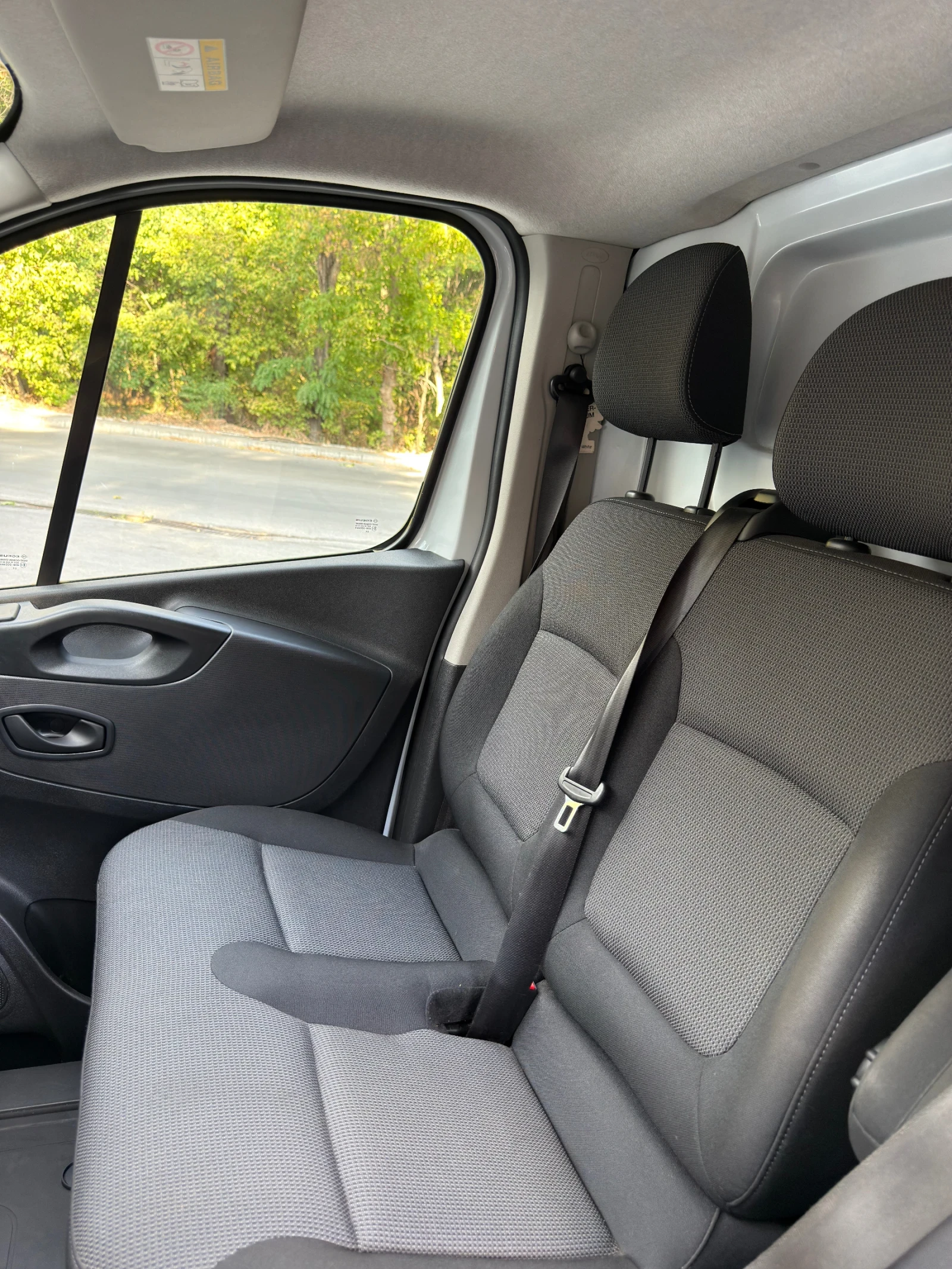Renault Trafic ��� ��������, 2.0dci, �� 2.49�. 4 ���� ������ 190h | Mobile.bg � ����������� 13