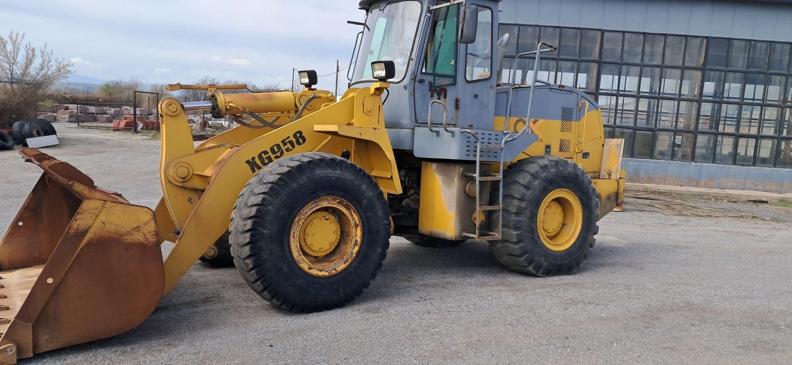 Челен товарач LiuGong XG958, снимка 1