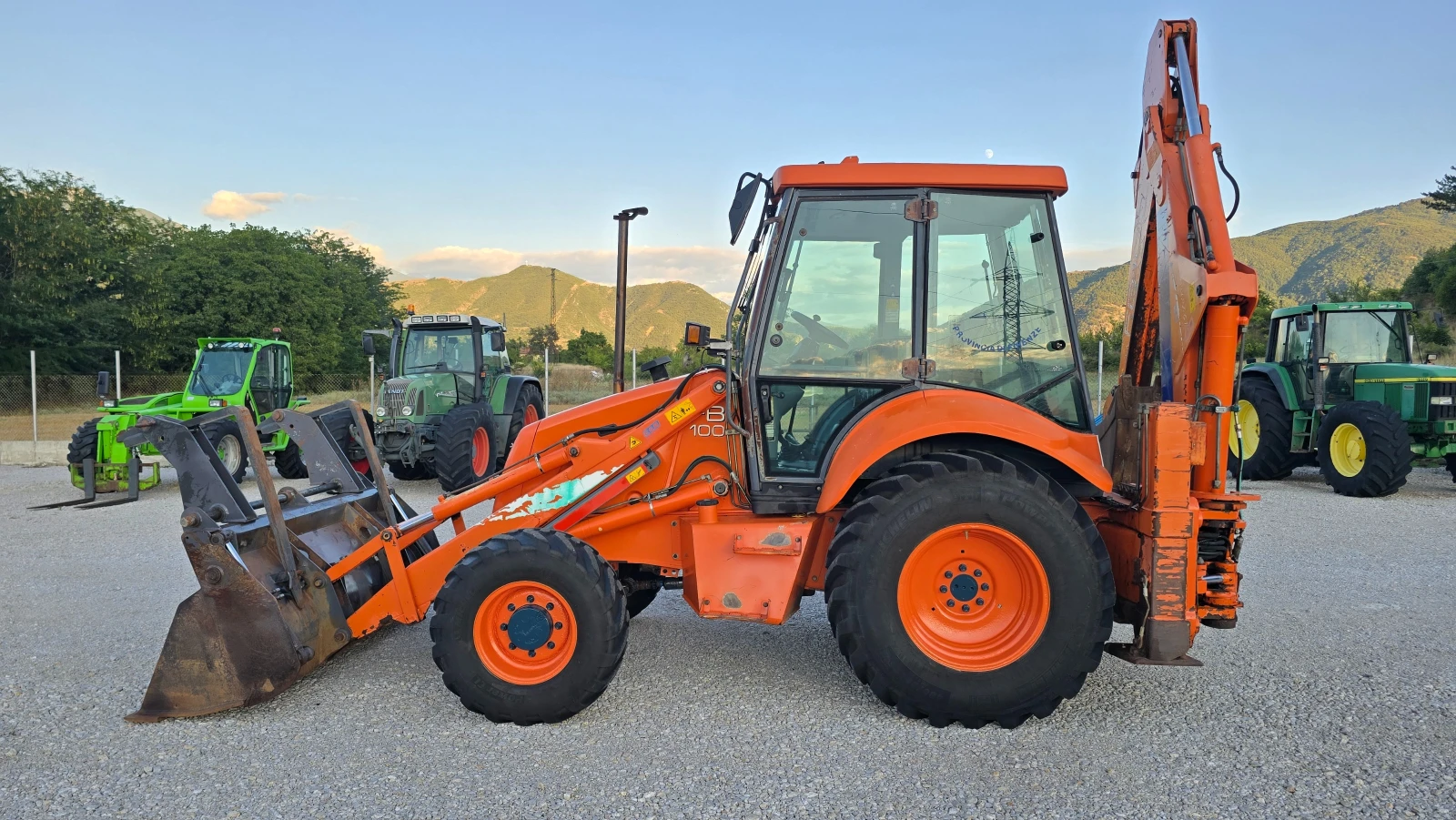 Багер New Holland FB100-Нов внос!, снимка 2 - Индустриална техника - 55422201