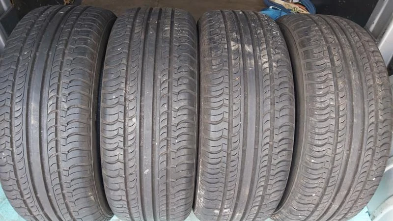 Гуми Летни 195/55R15, снимка 1 - Гуми и джанти - 29340437