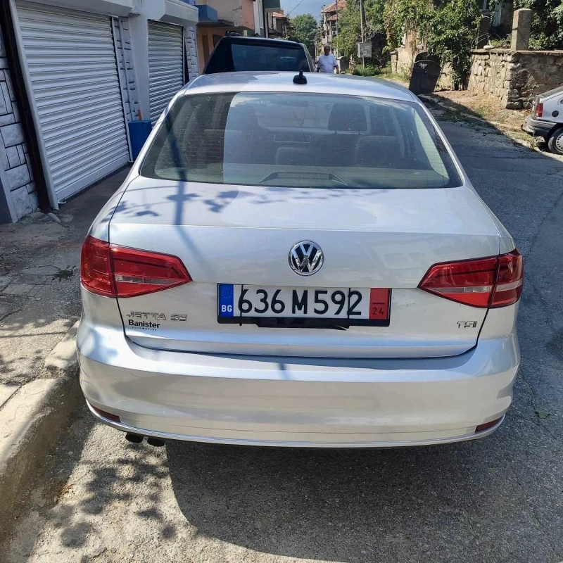 VW Jetta, снимка 2 - Автомобили и джипове - 47057727