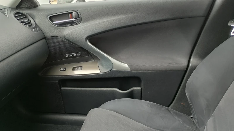 Lexus IS 250, снимка 14 - Автомобили и джипове - 52054463