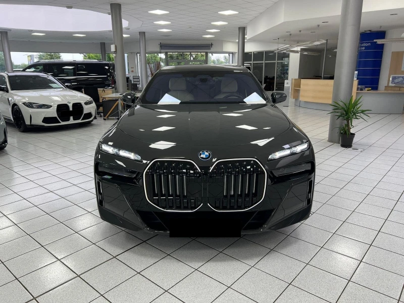 BMW i7 XDRIVE60 CARBON B&W 360 HEAD UP T-SCREEN EXECUTIVE, снимка 2 - Автомобили и джипове - 52324848