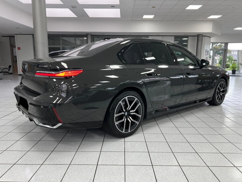 BMW i7 XDRIVE60 CARBON B&W 360 HEAD UP T-SCREEN EXECUTIVE, снимка 4 - Автомобили и джипове - 52324848