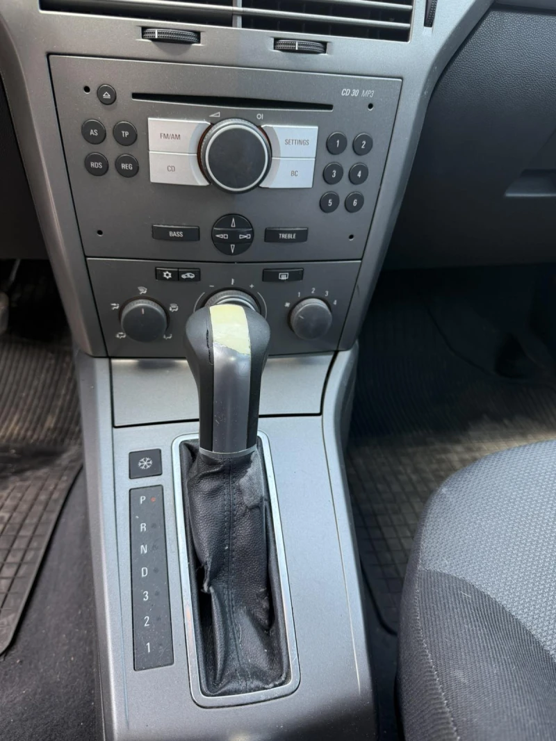 Opel Astra H 1.8, снимка 6 - Автомобили и джипове - 52403451