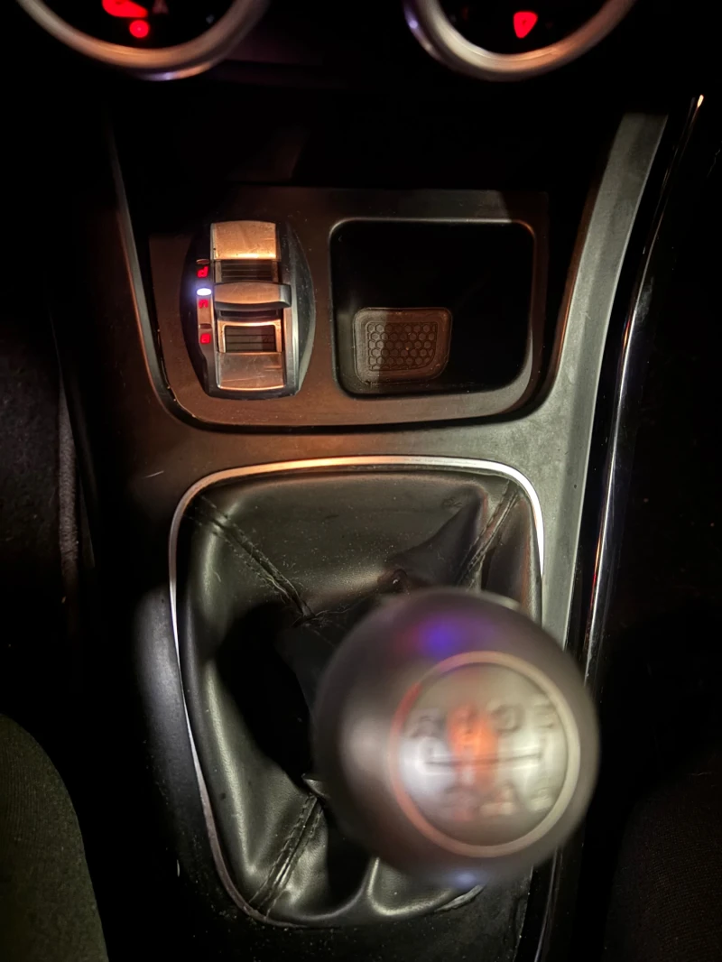 Alfa Romeo Giulietta 1.6 JTDM- 105, снимка 10 - Автомобили и джипове - 52673205