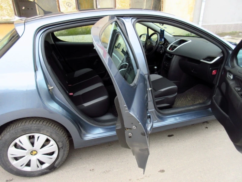 Peugeot 207 1.4 HDI, снимка 8 - Автомобили и джипове - 53370726