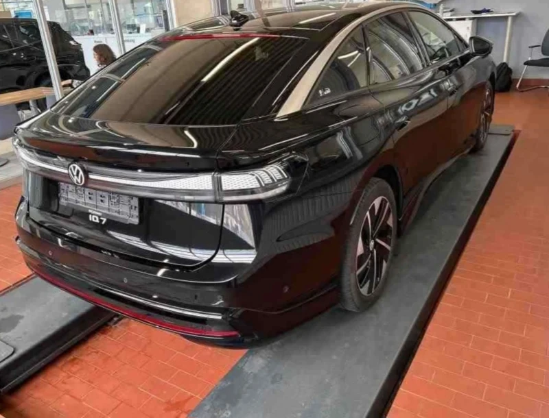 VW ID.7   Pro 82 KWh 210 KW.KAMERA.LED.NAVI.PANORAMA, снимка 3 - Автомобили и джипове - 53556966