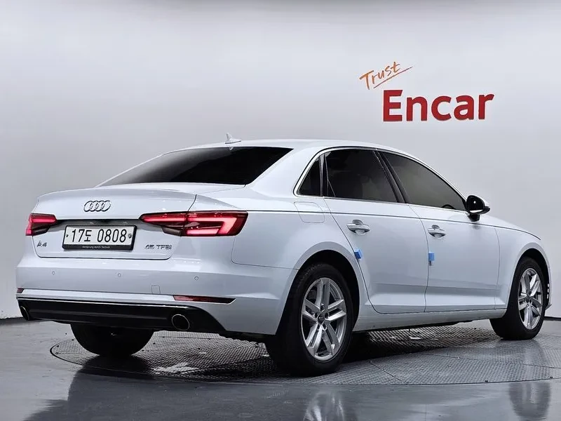 Audi A4 45 Tfsi Premium, снимка 3 - Автомобили и джипове - 55816615