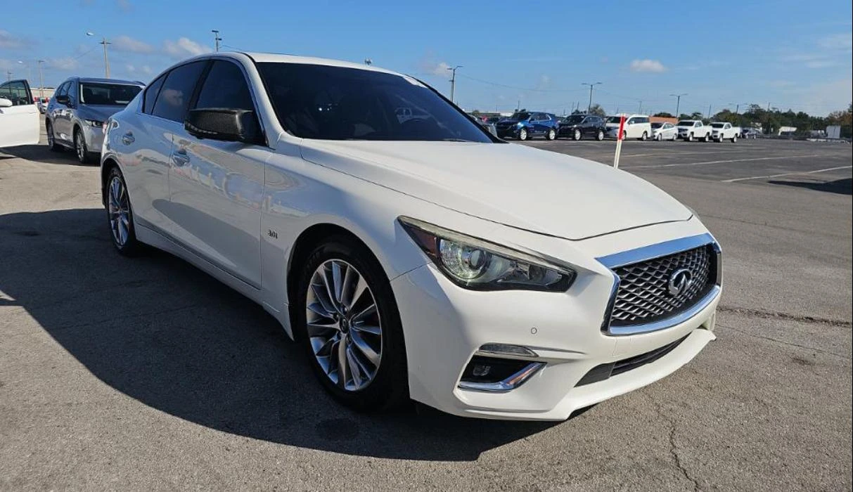 Infiniti Q50  3.0t LUXE* Подгрев* Камера* Keyless - изображение 3