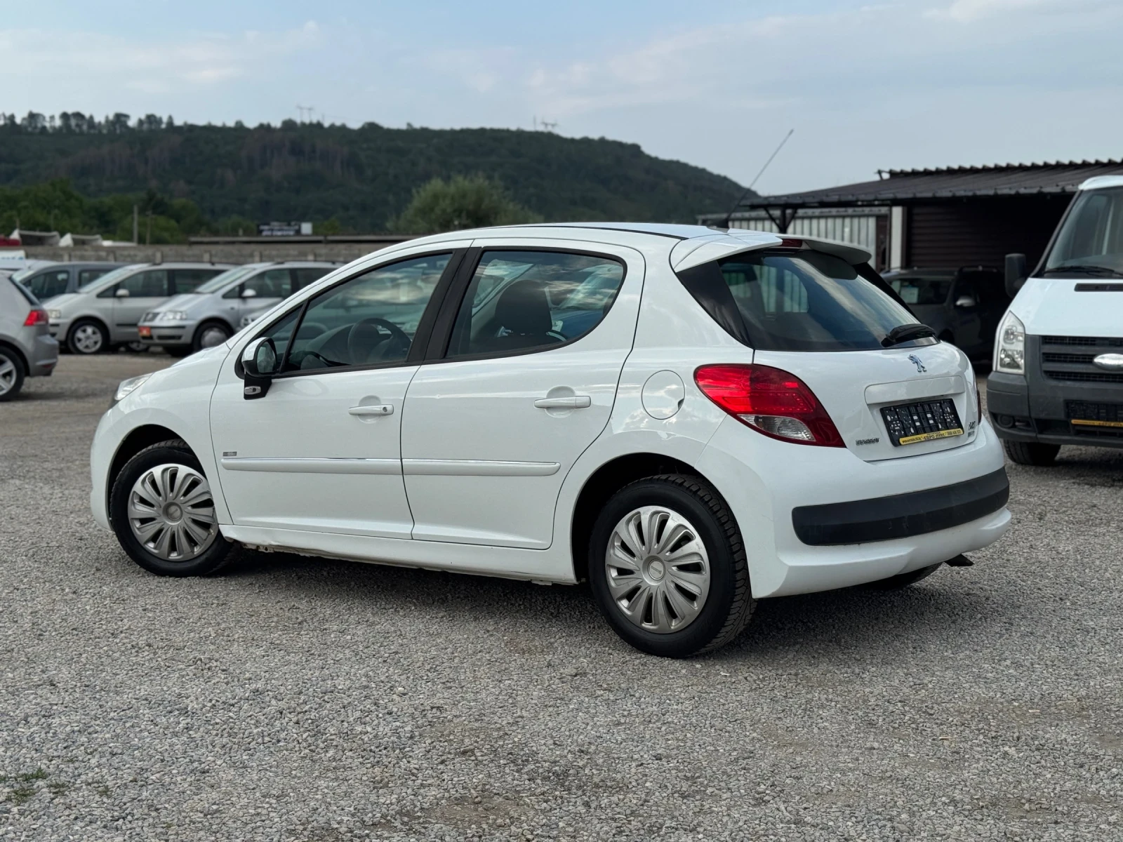 Peugeot 207 1.6HDI 90кс КЛИМАТИК FaceLift  - изображение 8
