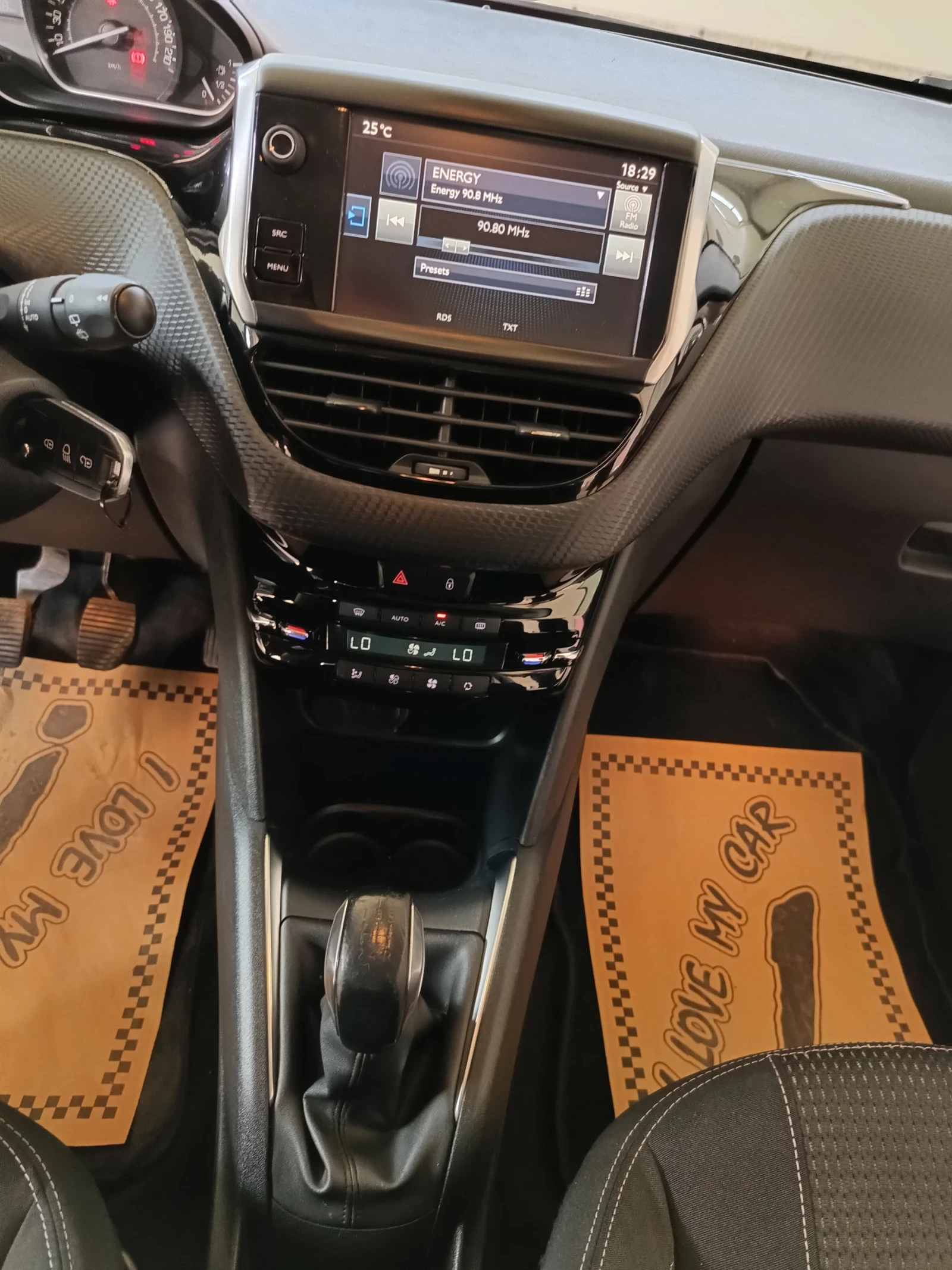 Peugeot 208 1.6 Blue hdi - изображение 7