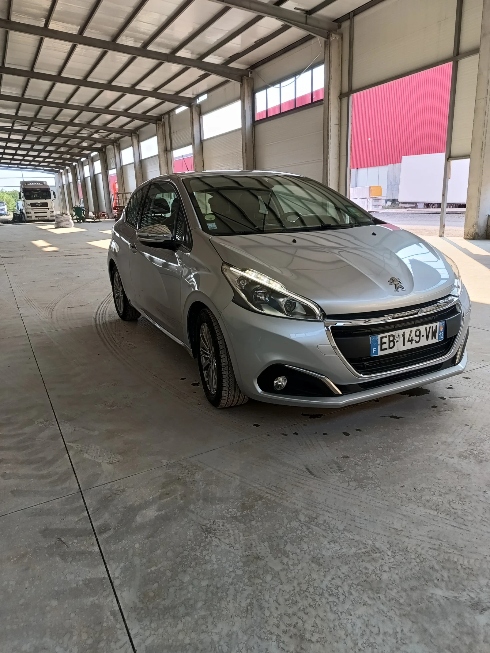 Peugeot 208 1.6 Blue hdi - изображение 3