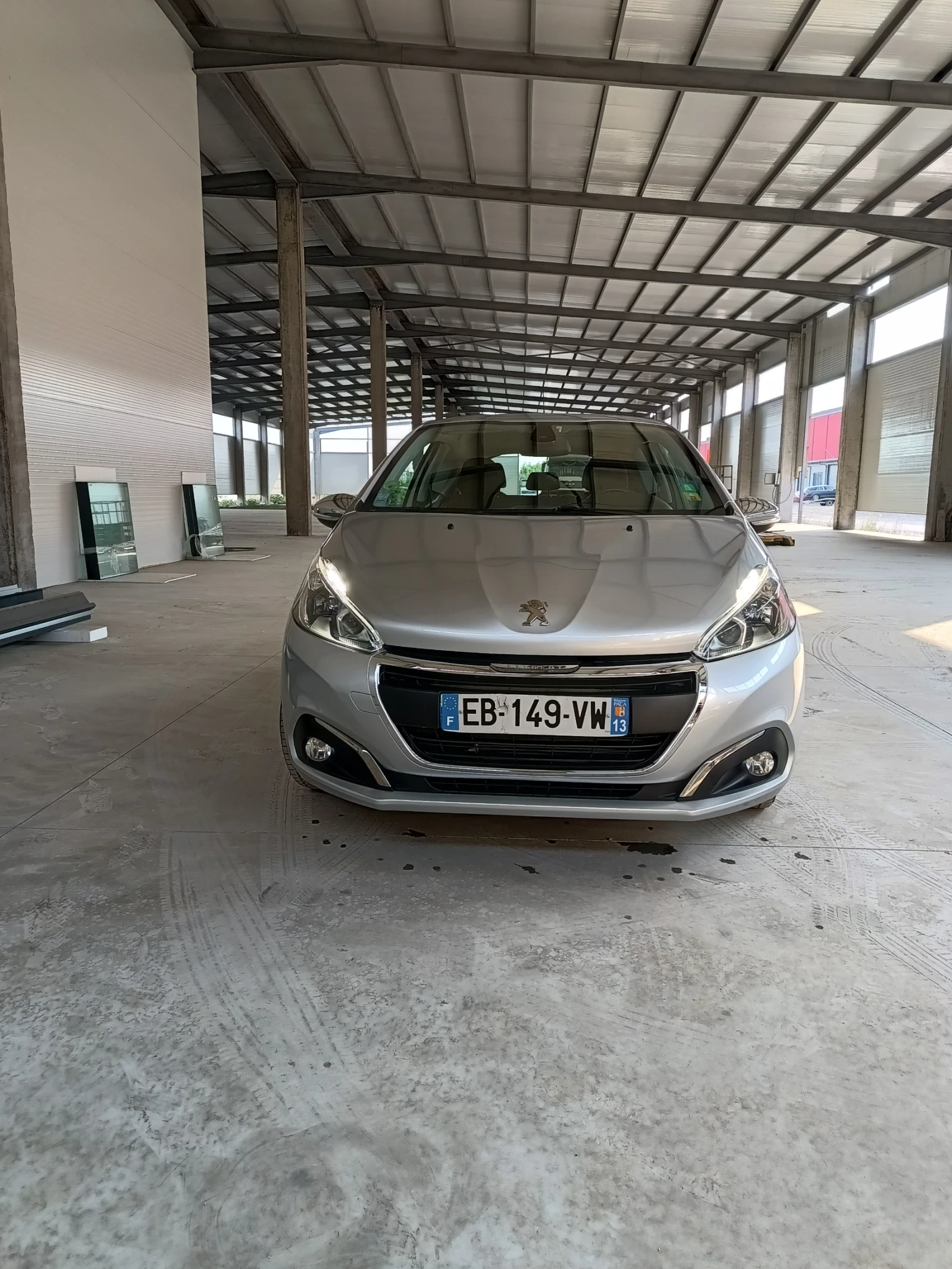 Peugeot 208 1.6 Blue hdi - изображение 2