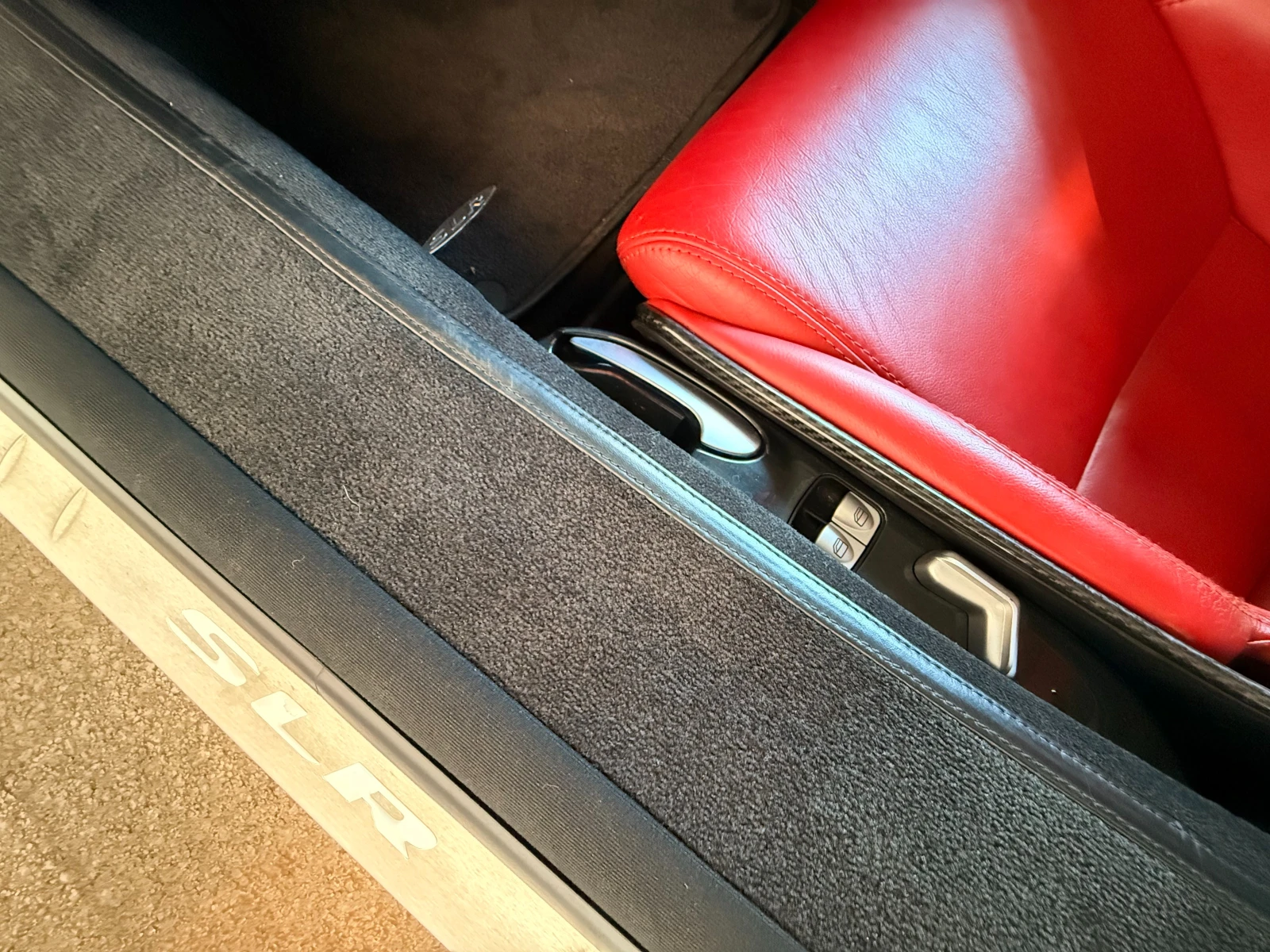 Mercedes-Benz SLR McLaren   | Mobile.bg   11