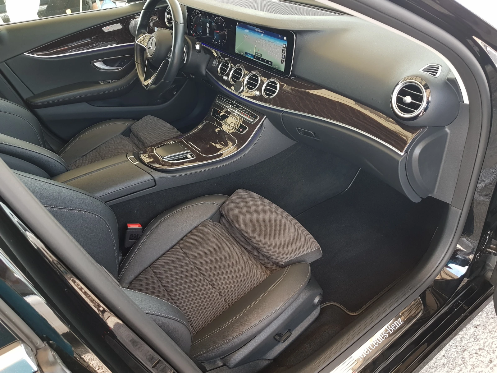 Mercedes-Benz E 200 D FACELIFT /05/2022 г. ЛИЗИНГ | Mobile.bg — изображение 11