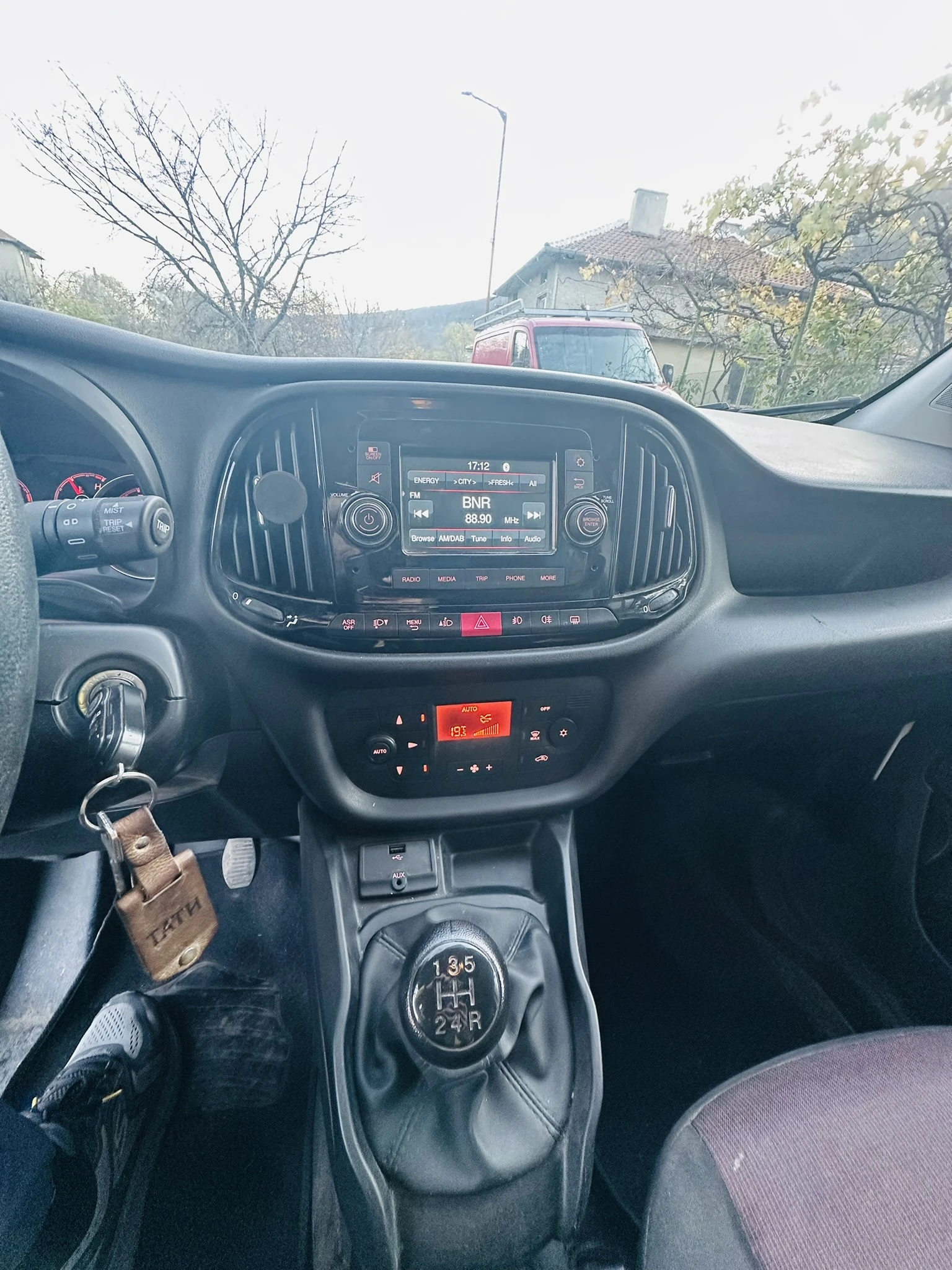 Fiat Doblo 1.3 MultiJet Фактура, снимка 13 - Автомобили и джипове - 53838839