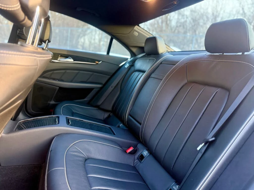 Mercedes-Benz CLS 550 4MATIC* AвтоКредит * (ЦЕНА ДО БГ), снимка 13 - Автомобили и джипове - 54021359