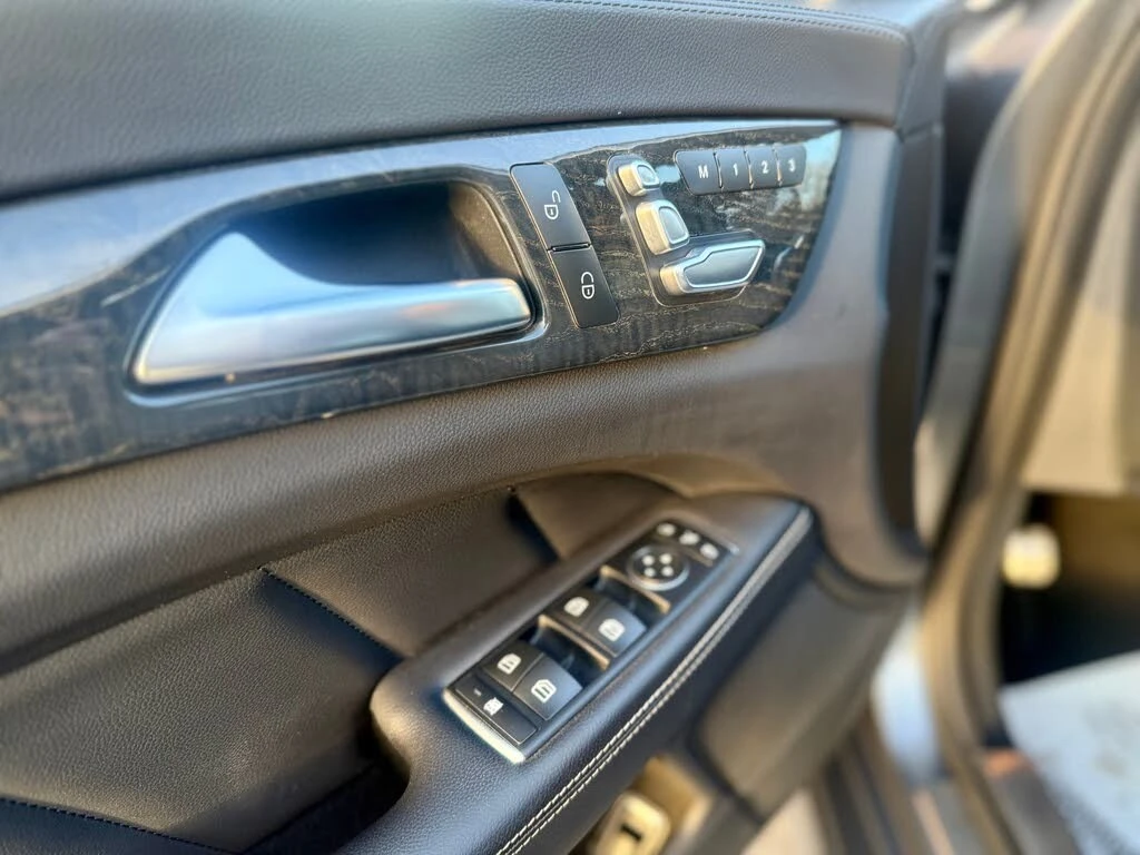 Mercedes-Benz CLS 550 4MATIC* AвтоКредит * (ЦЕНА ДО БГ), снимка 14 - Автомобили и джипове - 54021359