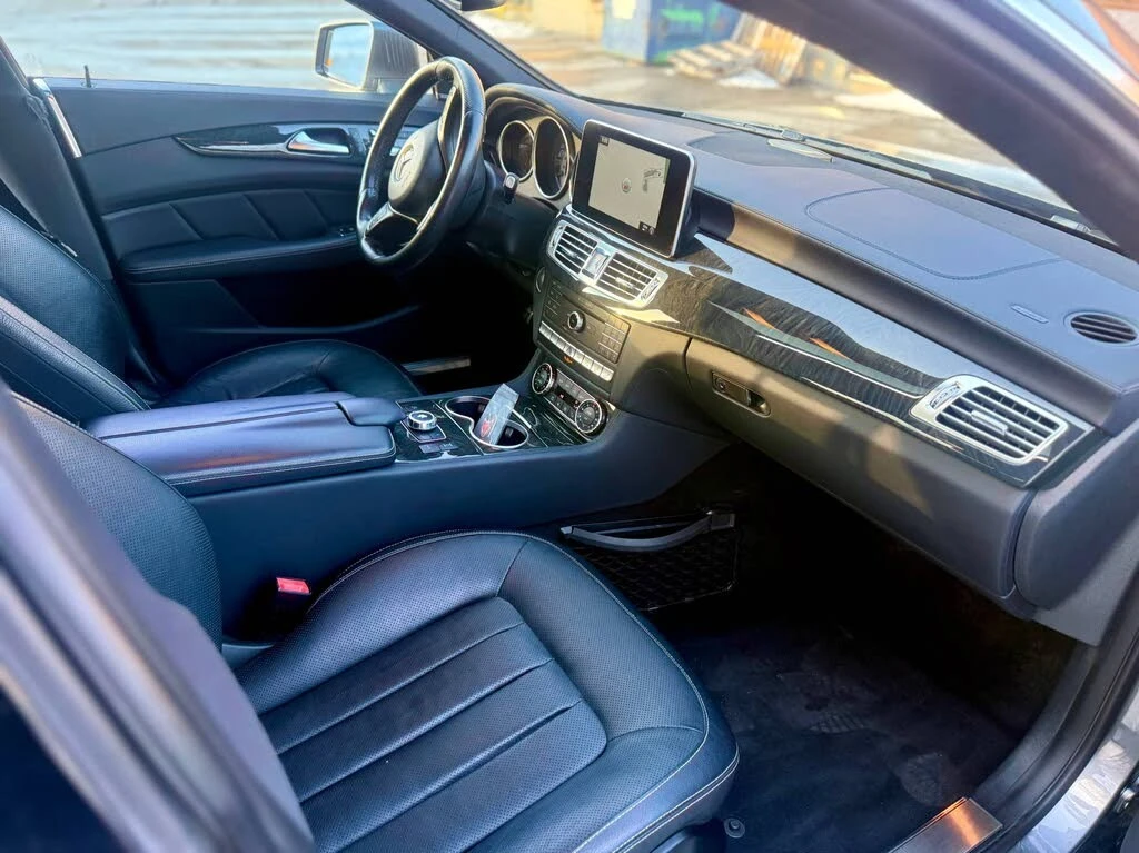 Mercedes-Benz CLS 550 4MATIC* AвтоКредит * (ЦЕНА ДО БГ), снимка 10 - Автомобили и джипове - 54021359