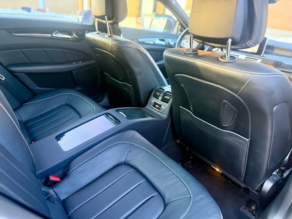 Mercedes-Benz CLS 550 4MATIC* AвтоКредит * (ЦЕНА ДО БГ), снимка 12 - Автомобили и джипове - 54021359