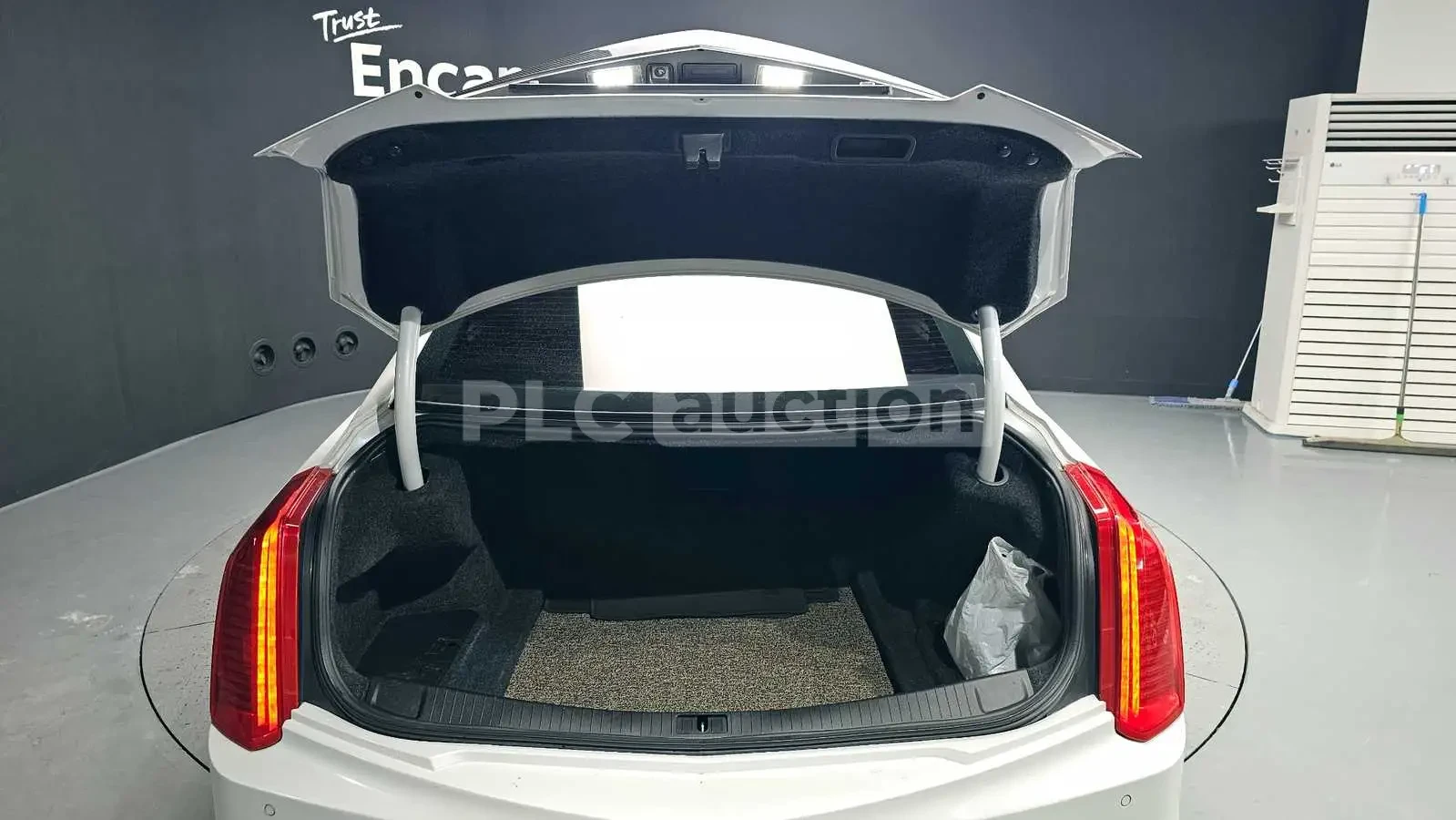 Cadillac Cts V/ОБДУХ/ШИБЕДАХ/ЛИЗИНГ ОТ , снимка 17 - Автомобили и джипове - 54112010