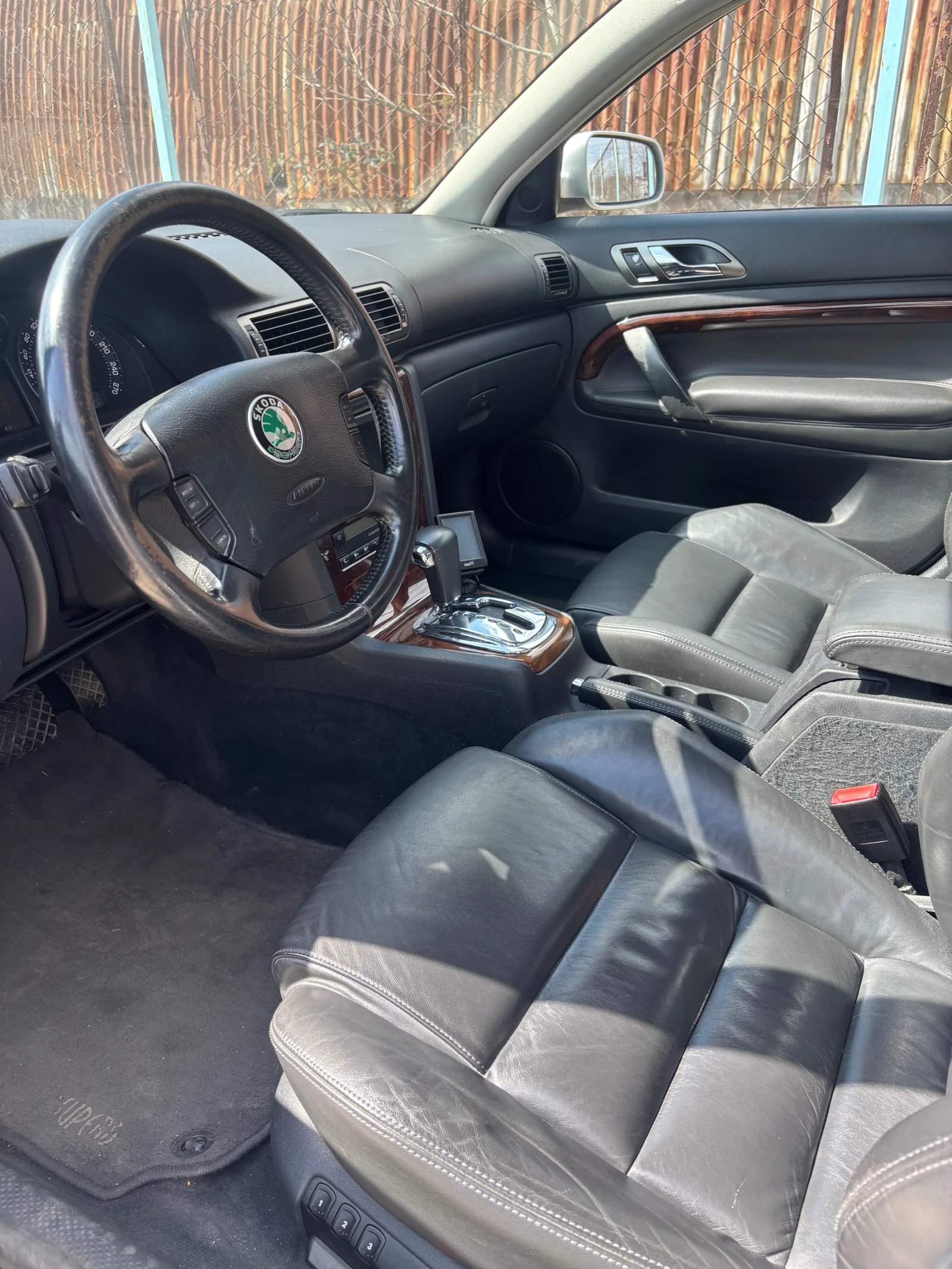 Skoda Superb, снимка 4 - Автомобили и джипове - 54183644