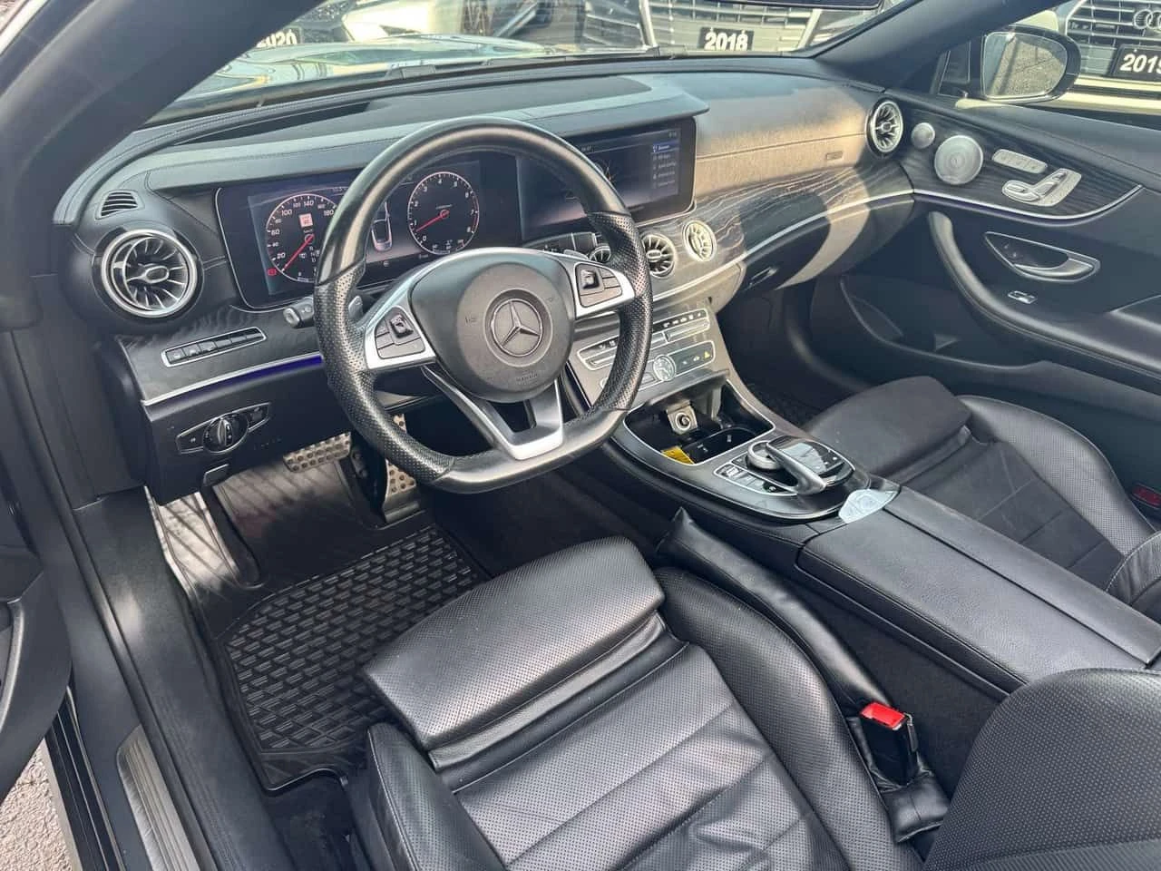 Mercedes-Benz E 400 * 4MATIC Cabriolet, Camera, Leather, Lane Assi * C, снимка 14 - Автомобили и джипове - 54784920