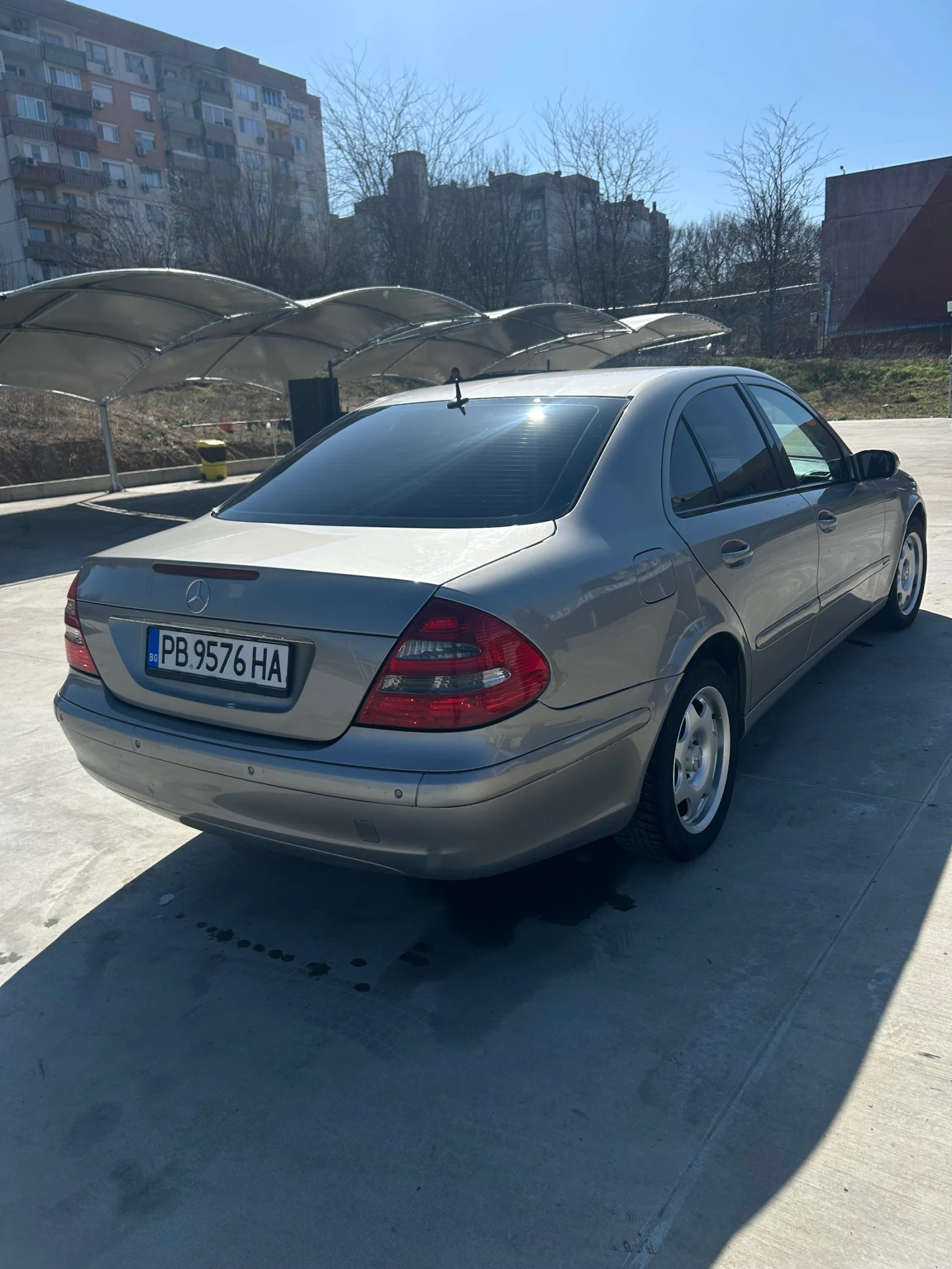 Mercedes-Benz E 200, снимка 5 - Автомобили и джипове - 55595588
