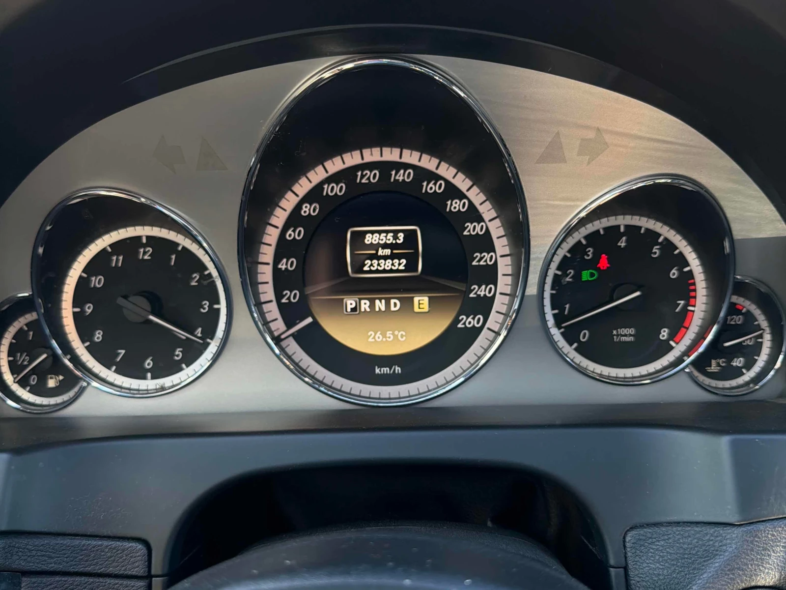 Mercedes-Benz E 350 * CARFAX * ОПЦИЯ ЗА ФИНАНСИРАНЕ * , снимка 8 - Автомобили и джипове - 55831100