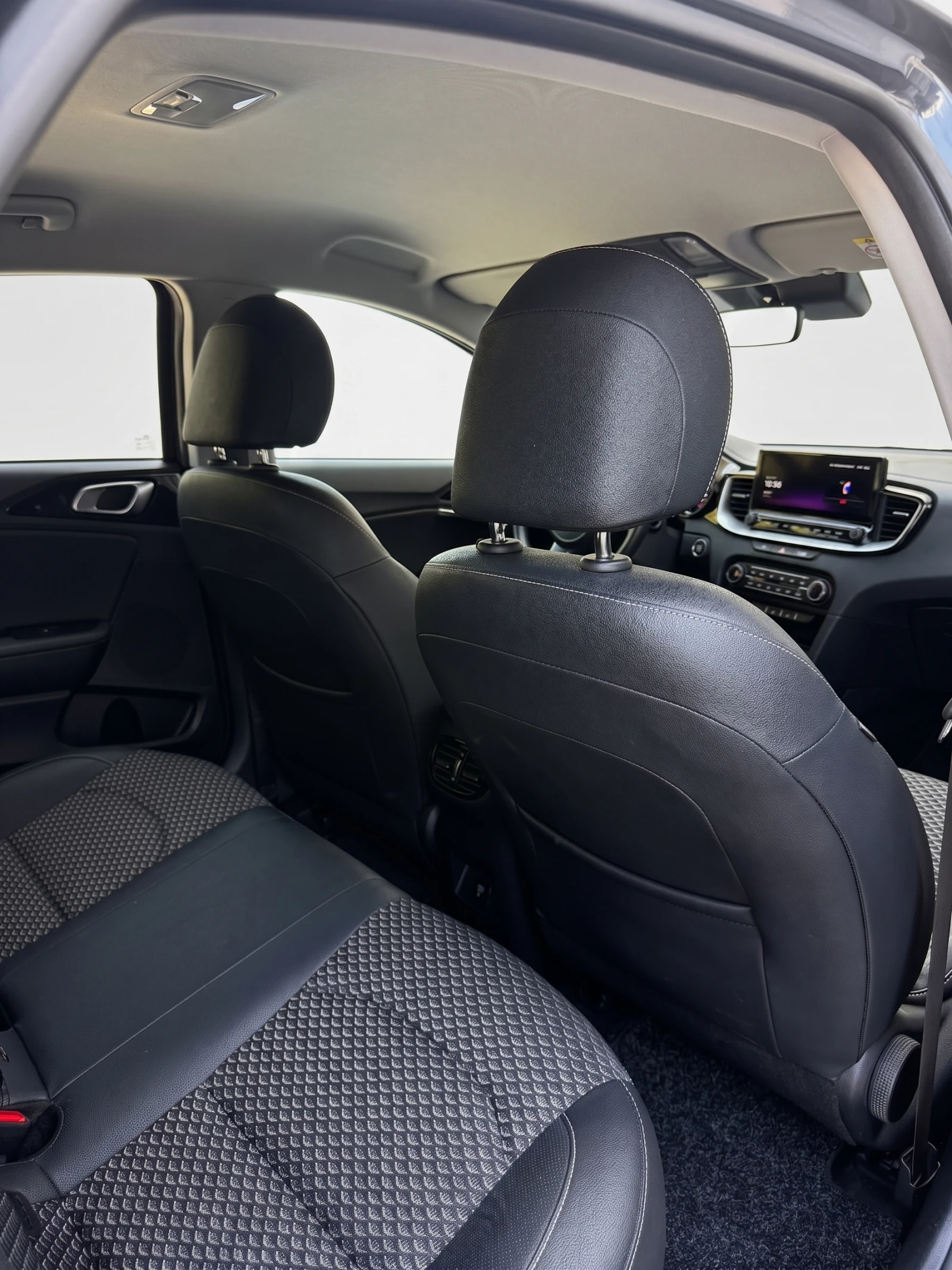 Kia XCeed 1.5T Executive AUTOM/LED/18"/CAMERA/CLIMATRONI, снимка 6 - Автомобили и джипове - 55946199