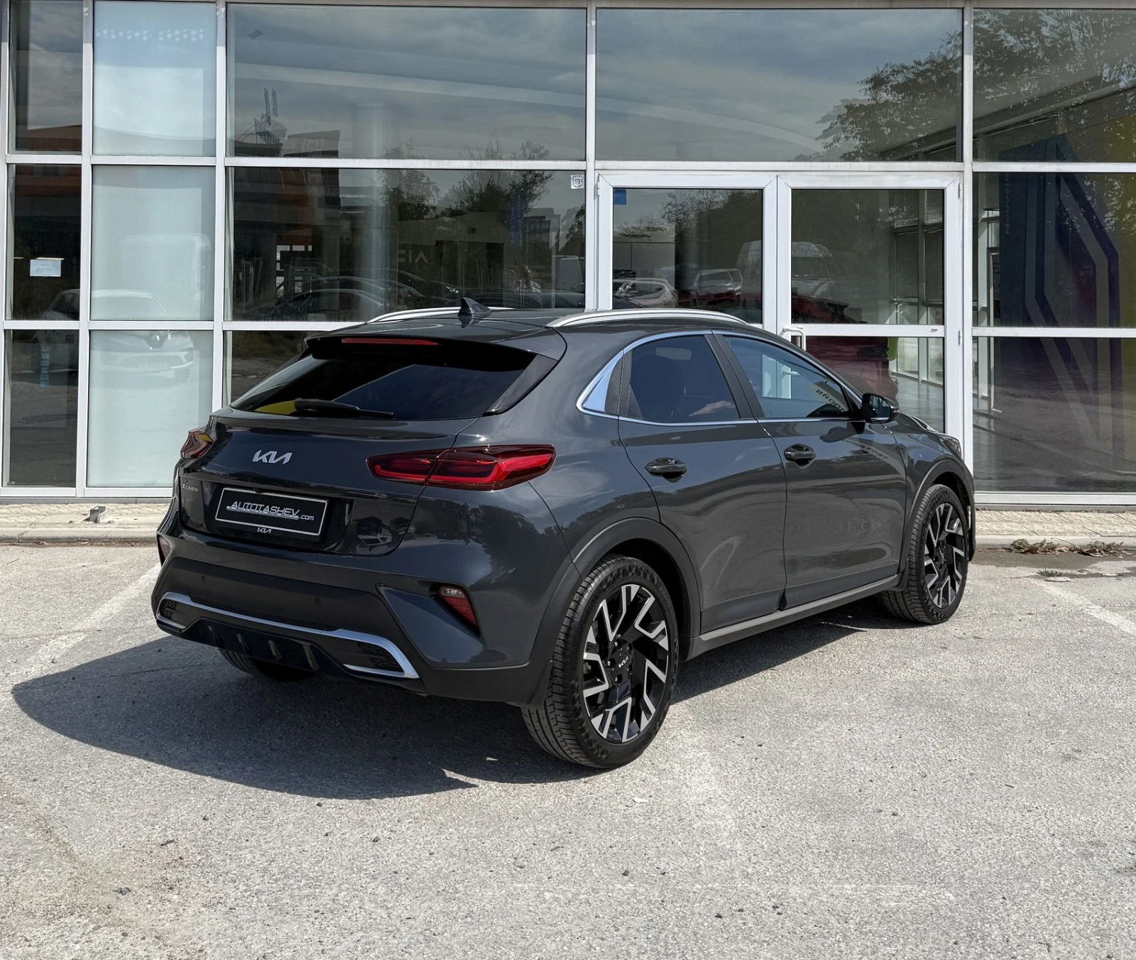 Kia XCeed 1.5T Executive AUTOM/LED/18"/CAMERA/CLIMATRONI, снимка 10 - Автомобили и джипове - 55946199