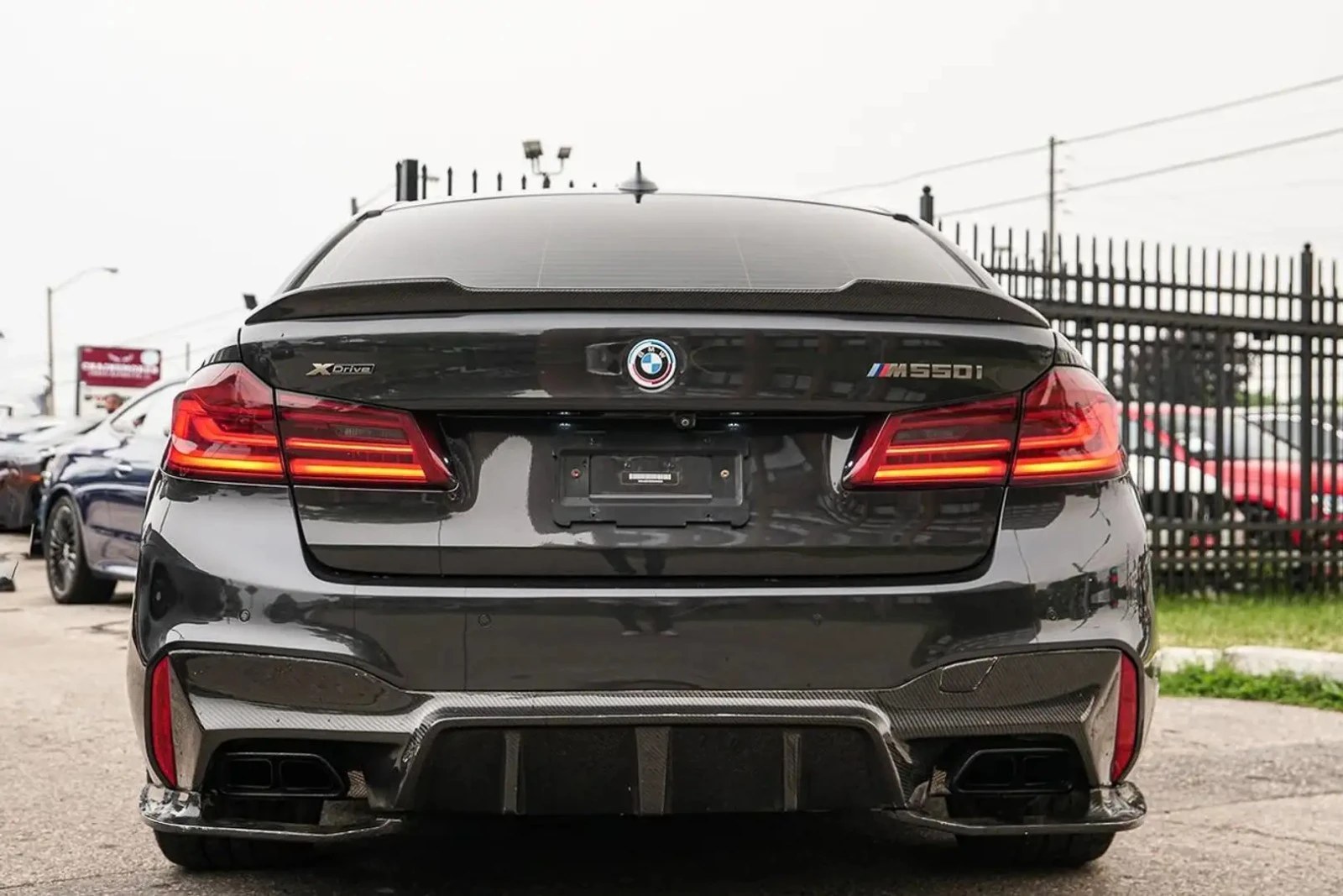 BMW 550 M550i xDrive* CARBON* МАСАЖИ* HUD* ПАНО, снимка 10 - Автомобили и джипове - 56022626