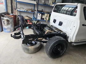 Toyota Hilux 2.4D, снимка 5