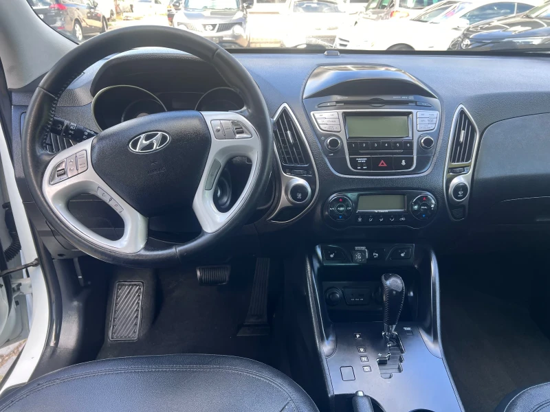 Hyundai IX35 2.0i Auto 4x4, снимка 12 - Автомобили и джипове - 46863967