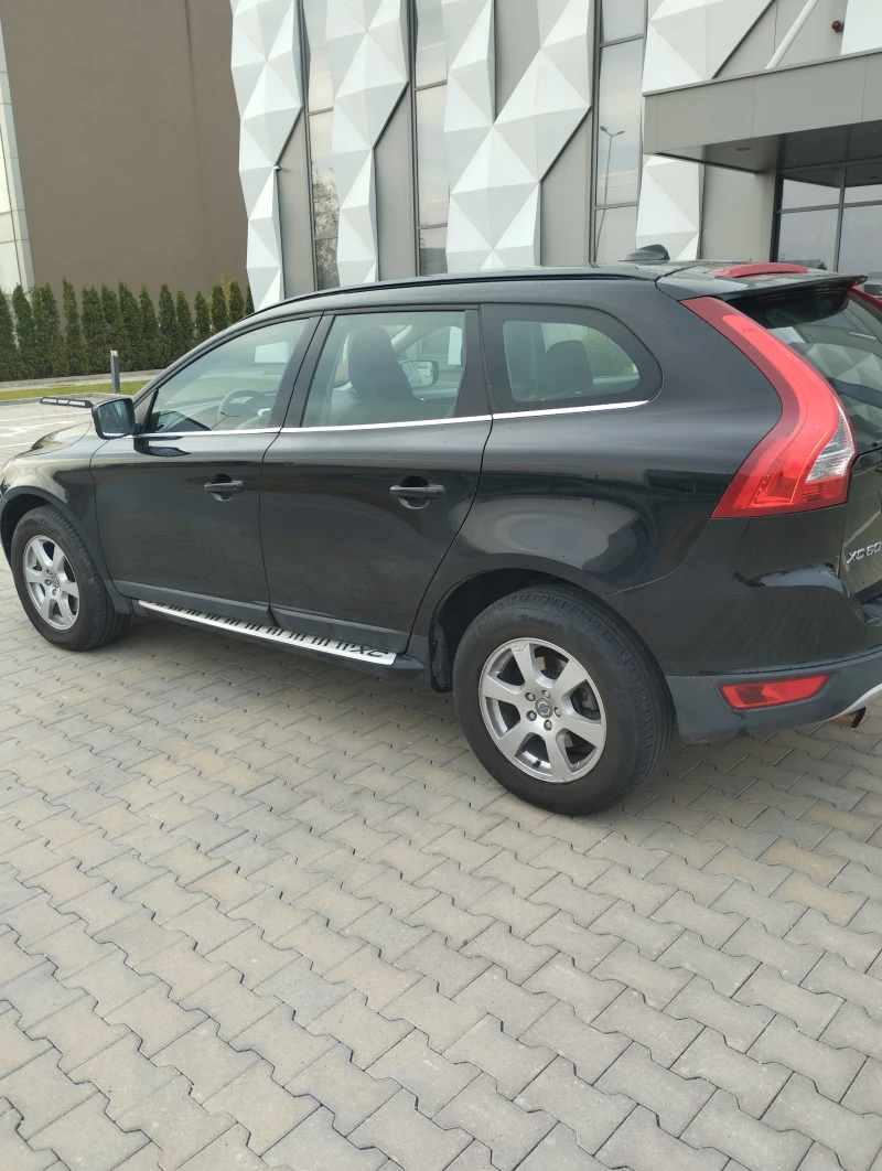 Volvo XC60 4x4, снимка 6 - Автомобили и джипове - 48327575