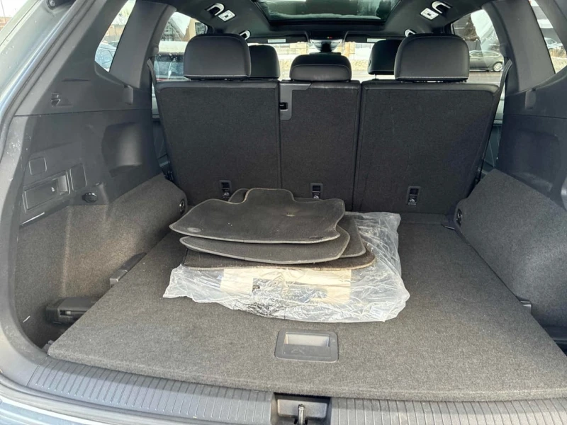 VW Tiguan * Highline R Line * CARFAX * БЕЗ ПЪРВОНАЧАЛНА ВНОС, снимка 14 - Автомобили и джипове - 52940779