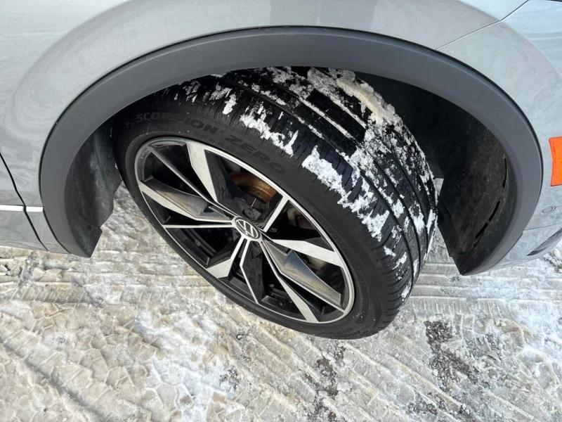 VW Tiguan * Highline R Line * CARFAX * БЕЗ ПЪРВОНАЧАЛНА ВНОС, снимка 7 - Автомобили и джипове - 52940779