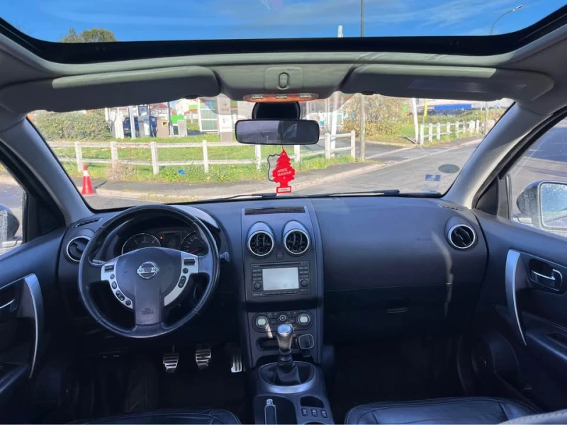 Nissan Qashqai, снимка 9 - Автомобили и джипове - 53005413