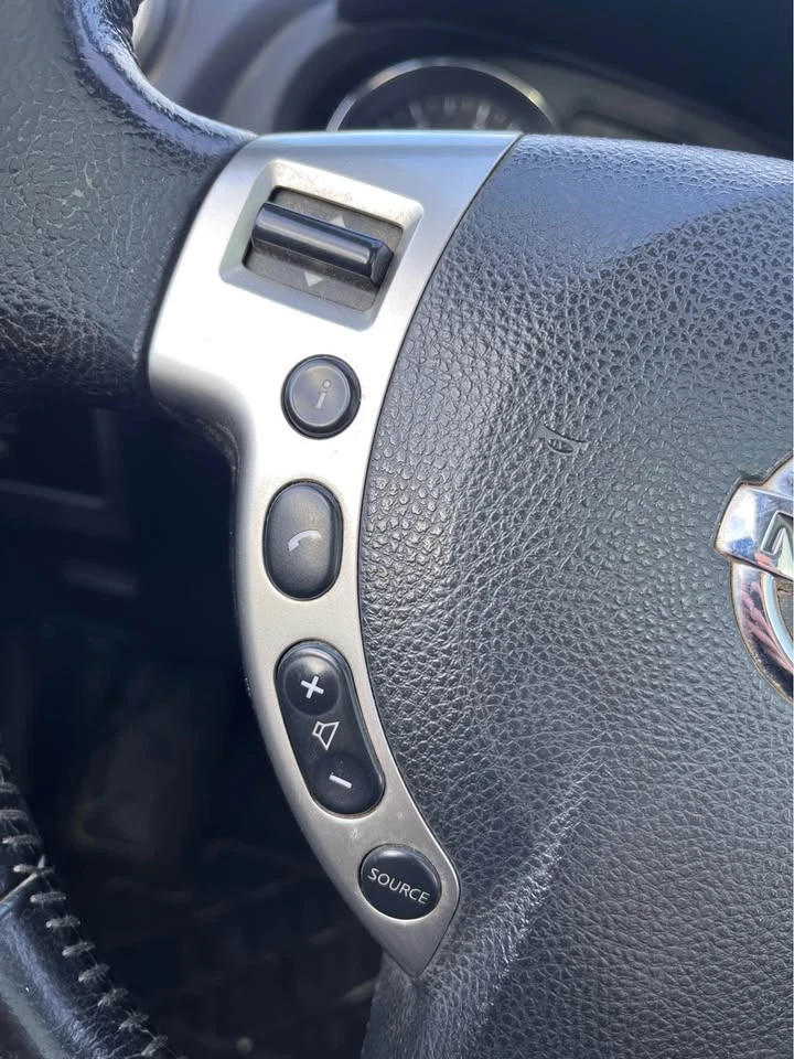 Nissan Qashqai, снимка 10 - Автомобили и джипове - 53005413