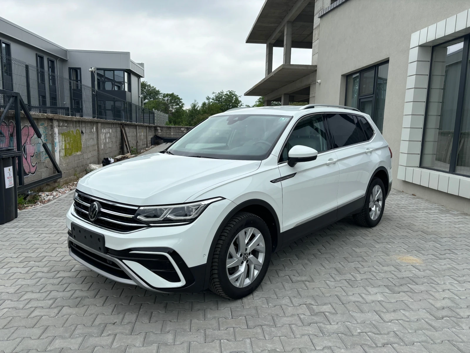 VW Tiguan 2.0TDI ALLSPACE ELEGANCE - изображение 3