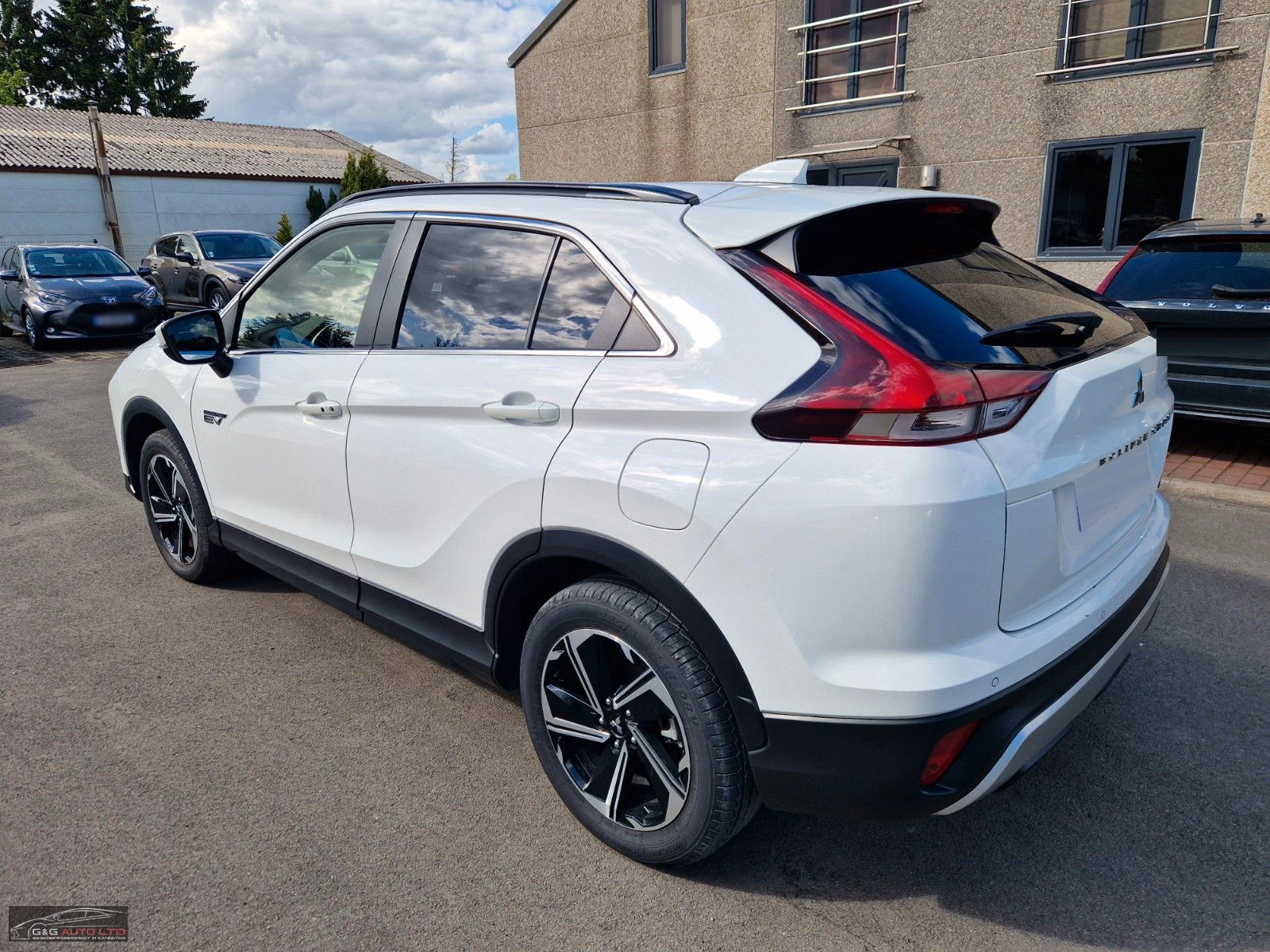 Mitsubishi Eclipse Cross 2.4PHEV/188HP/PLUS/4X4/NAVI/CAM/ACC/528v - изображение 2