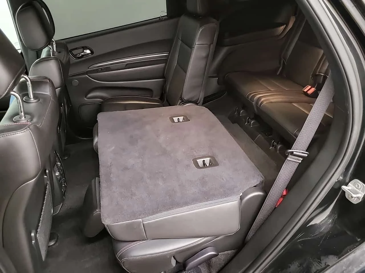 Dodge Durango R/T PLUS| PANO| ОБДУХВАНЕ| 2 КЛЮЧА| , снимка 12 - Автомобили и джипове - 54428146