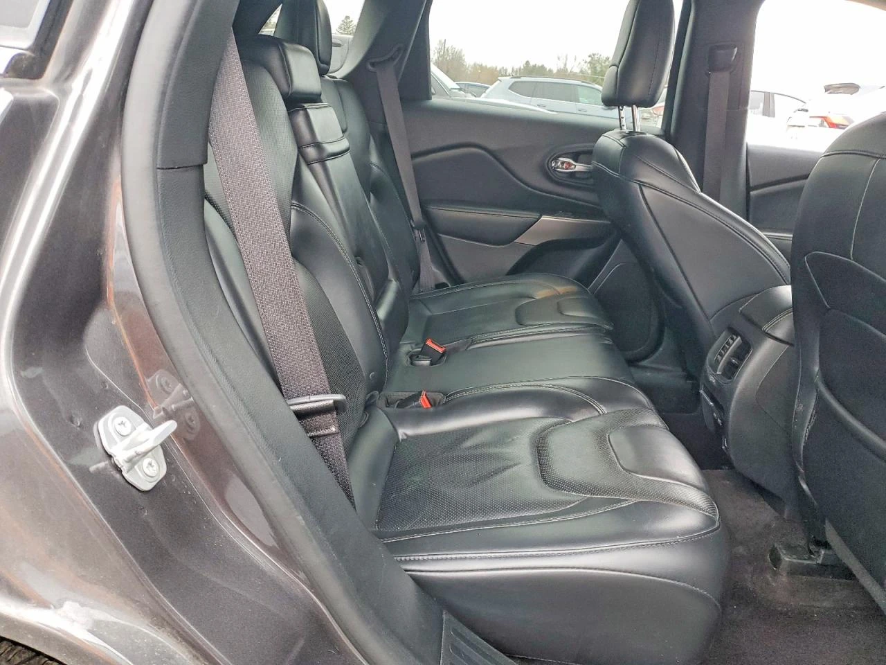 Jeep Cherokee 3.2l Limited, снимка 11 - Автомобили и джипове - 54713476